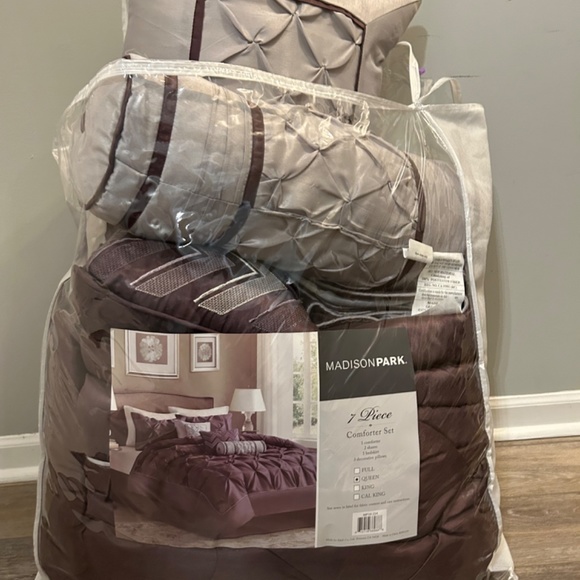 Comforter Set - Picture 2 of 3